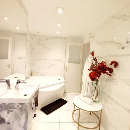 Hodinový hotel 50 Nuances Avec Balneotherapie Pour 2 2*