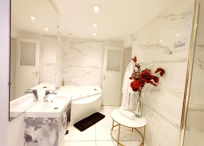 Love hotel 50 Nuances Avec Balneotherapie Pour 2 2*